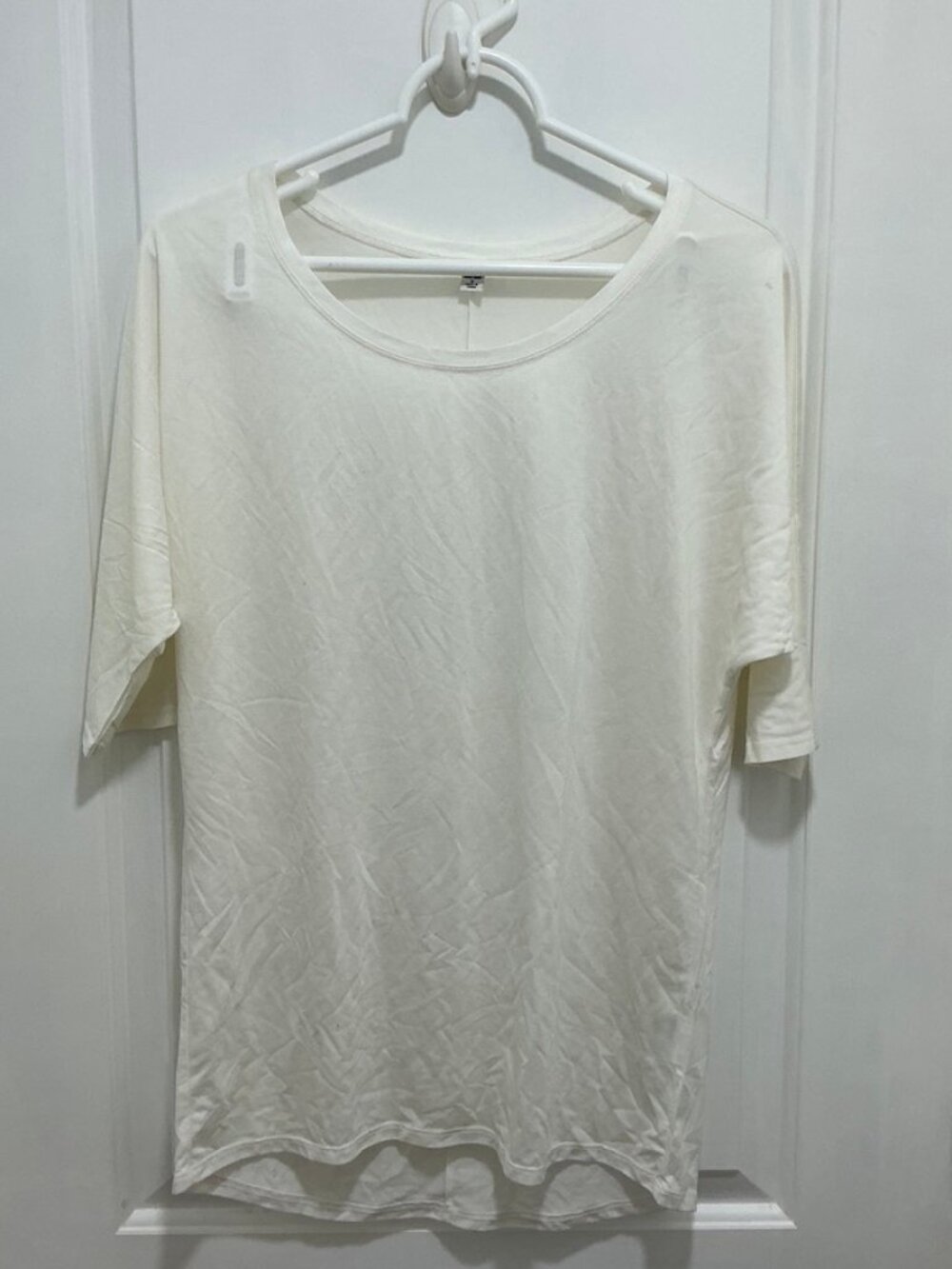 Uniqlo, women's Tshirt, White, Never Used, excellent condition, size S